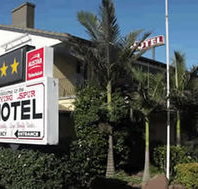 Flying Spur Motel - Foster Accommodation