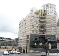 Seasons Darling Harbour - Foster Accommodation