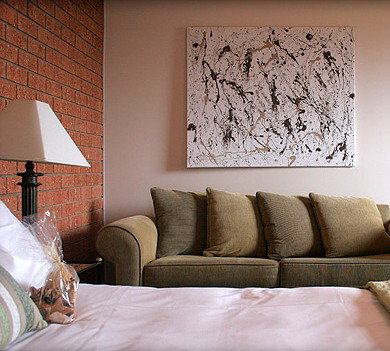 Central Springs Inn - Foster Accommodation 2