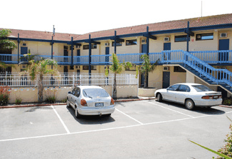 Lakes Central Hotel - Foster Accommodation