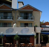 Beachside Apartment Hotel - Foster Accommodation