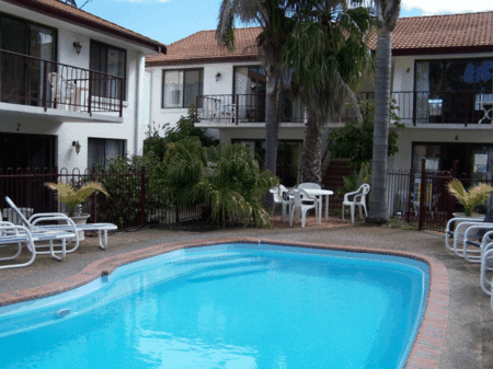 Peninsular Apartments - Foster Accommodation