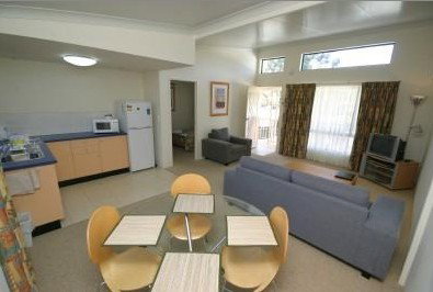 Kelanbri Holiday Apartments - Foster Accommodation 4
