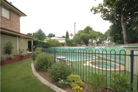 Country Gardens Motor Inn - Foster Accommodation 5