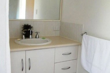 Clarks Beach Apartment - Foster Accommodation 2