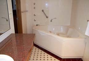 Queensgate Motel - Foster Accommodation 1