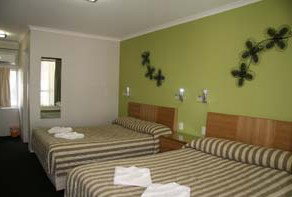 Queensgate Motel - Foster Accommodation 4