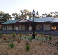 Sanctuary House Resort Motel - Foster Accommodation