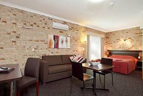 Highlander Motor Inn And Apartments - Foster Accommodation 4
