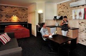 Highlander Motor Inn And Apartments - Foster Accommodation 5