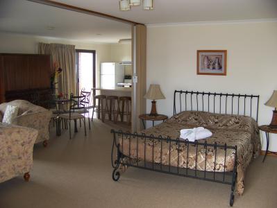 Anchorage At Victor Harbour Seafront Hotel - Foster Accommodation 2