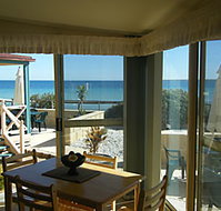 The Macs Beachfront Villas - Foster Accommodation
