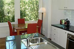 Aaron Lee Waterfront Apartments - Foster Accommodation 1