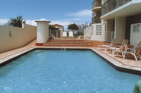 Golden Sands Holiday Apartments - Foster Accommodation 4
