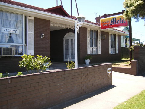 Colonial Lodge Motel - Foster Accommodation 0
