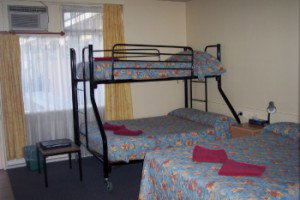 Beach Motor Inn - Foster Accommodation 5