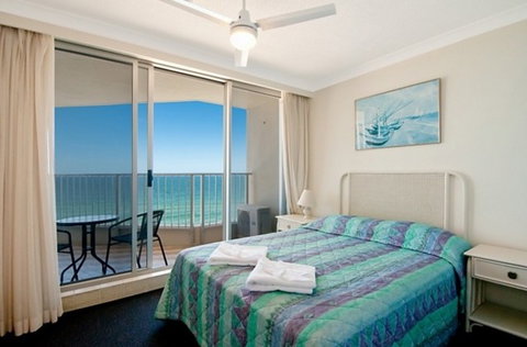 Beachside Tower - Foster Accommodation 1