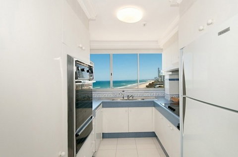 Beachside Tower - Foster Accommodation 3