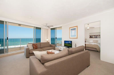 Beachside Tower - Foster Accommodation 8