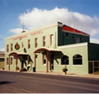 National Hotel - Foster Accommodation