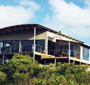 Saar Beach House - Foster Accommodation