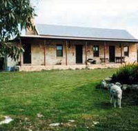 Mt Dutton Bay Woolshed Heritage Cottage - Foster Accommodation