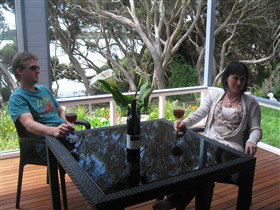 Lakes Edge Robe - Foster Accommodation 0