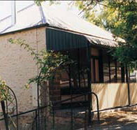 Wild Olive Cottage - Foster Accommodation