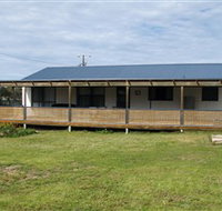 Surfin Sceales Beach House - Foster Accommodation