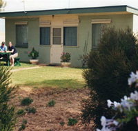 Oaklands Fishing Cottage - Foster Accommodation