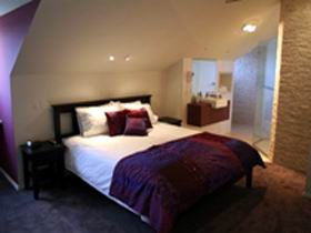 Merlot & Verdelho - Foster Accommodation 0