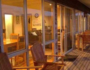 Sea Dragon Lodge - Foster Accommodation 1