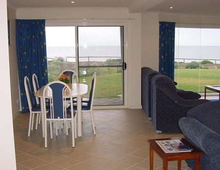 Moonta Bay Escape - Foster Accommodation 2