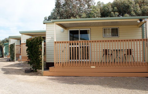 Moonta Bay Road Cabins And Cottages - Foster Accommodation 3