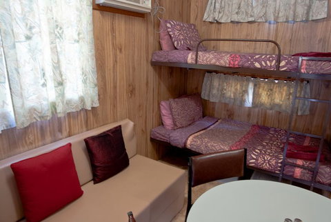 Moonta Bay Road Cabins And Cottages - Foster Accommodation 4