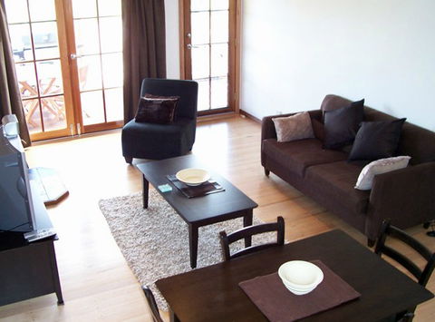 McLaren Ridge 3 - McLaren Ridge Log Cabins - Foster Accommodation 5