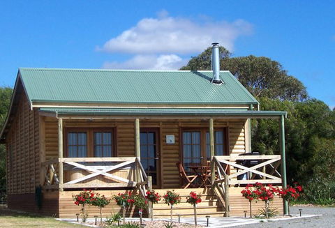 McLaren Ridge 3 - McLaren Ridge Log Cabins - Foster Accommodation 8