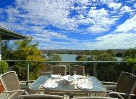 Riverscape Holiday Home - Foster Accommodation 1