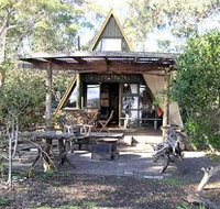 Poppies on the Beach and the Outrigger - Foster Accommodation