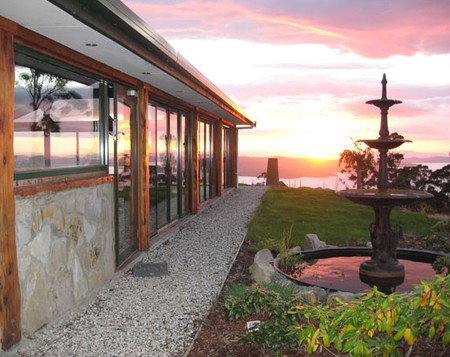 Woodbridge Hill Hideaway - Foster Accommodation 3