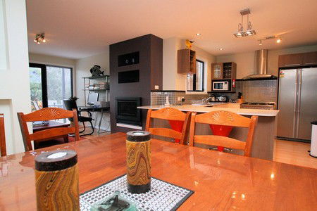 Oakley Place Townhouse - Tasmanian Short Stays - Foster Accommodation 1