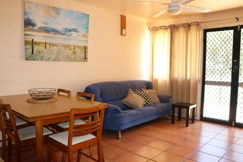 Pippies Beachhouse - Foster Accommodation 1