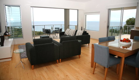 Rainbow Ocean Palms Resort - Foster Accommodation 4