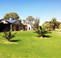 Curlwaa Caravan Park - Foster Accommodation