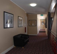 Alpine Hotel - Foster Accommodation