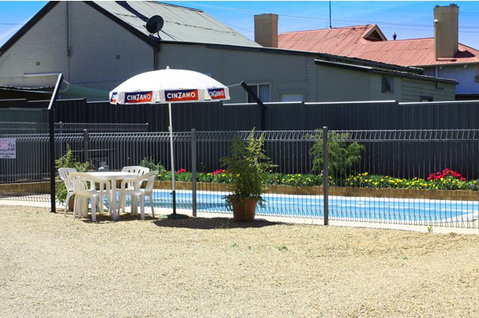 Camellia Motel - Foster Accommodation 1