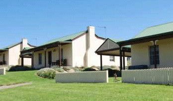 Wagga Wagga Country Cottages - Foster Accommodation 1