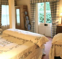Capers Guesthouse and Cottage - Foster Accommodation