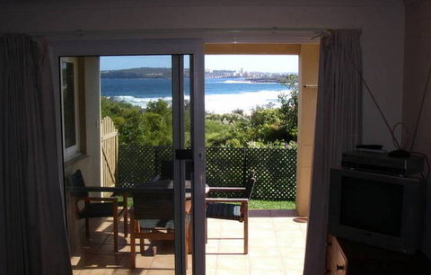 A Beach House Near Manly - Foster Accommodation 2