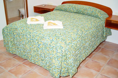 R & R @ Woodgate Beach - Foster Accommodation 0